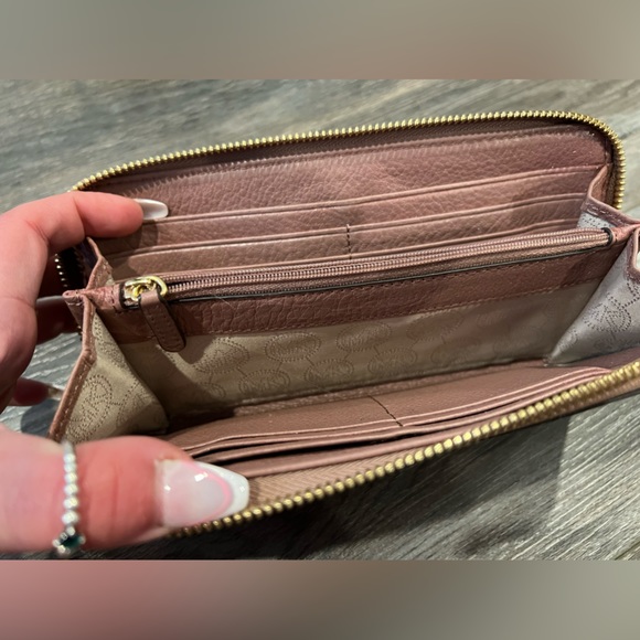 Michael Kors Wallet - Picture 4 of 4